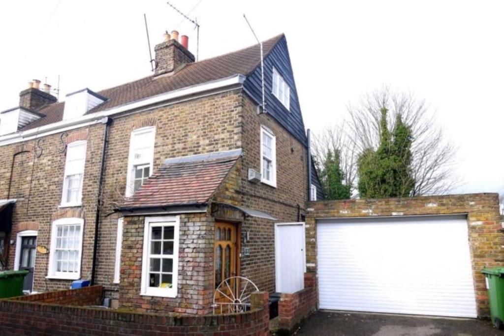 3Bedroom Beautiful Cottage Cheshunt Exterior photo